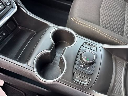 Used 2020 GMC Terrain SLE w/ Driver Convenience Package FWD image 28