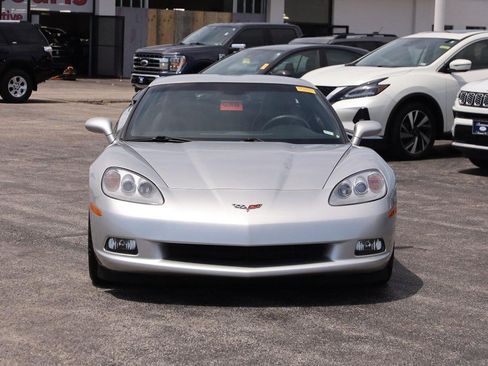 Used 2011 Chevrolet Corvette Coupe w/ 1LT RWD image 4