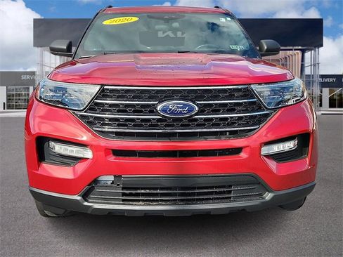 Used 2020 Ford Explorer XLT w/ Equipment Group 202A image 2