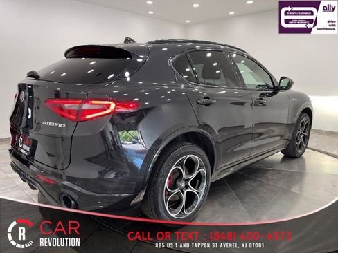 Used 2022 Alfa Romeo Stelvio Veloce image 7