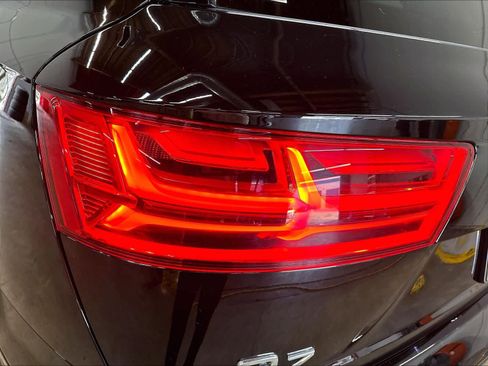 Used 2017 Audi Q7 3.0T Prestige AWD/4WD image 30