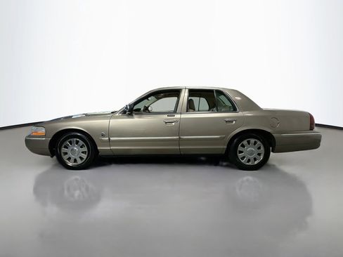 Used 2005 Mercury Grand Marquis LS RWD image 2