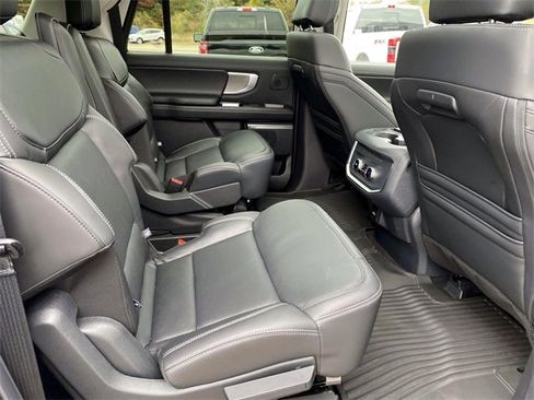 Used 2025 Ford Expedition Max Platinum w/ Driver's Package image 27