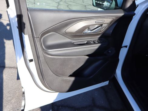 Certified 2024 GMC Terrain SLT image 15