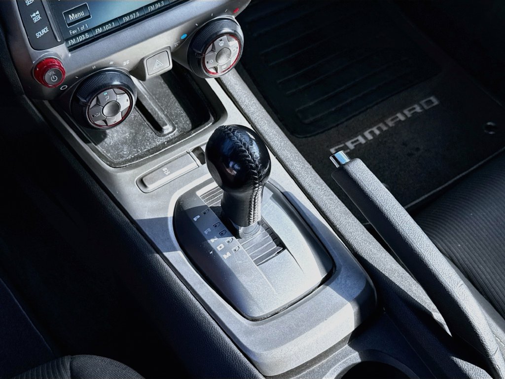 Used 2015 Chevrolet Camaro LT RWD image 17