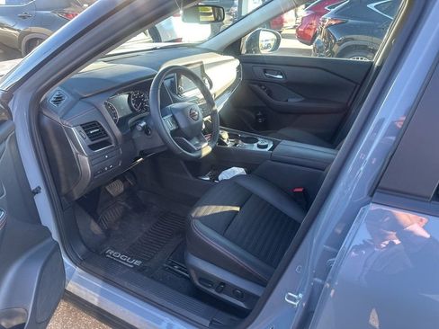 Used 2025 Nissan Rogue SV w/ Rock Creek Premium Package image 18
