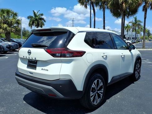 Used 2021 Nissan Rogue SV AWD/4WD image 14