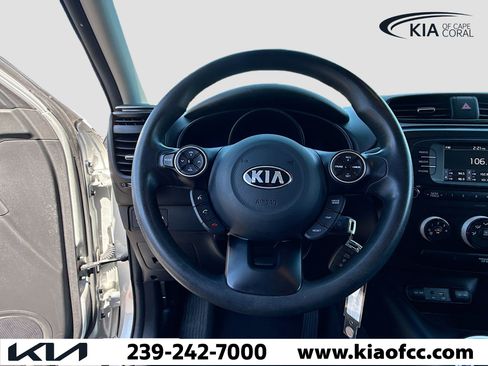 Used 2018 Kia Soul Base image 32