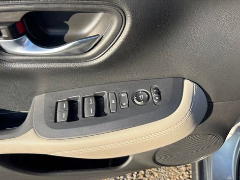 Used 2024 Honda HR-V LX image 16
