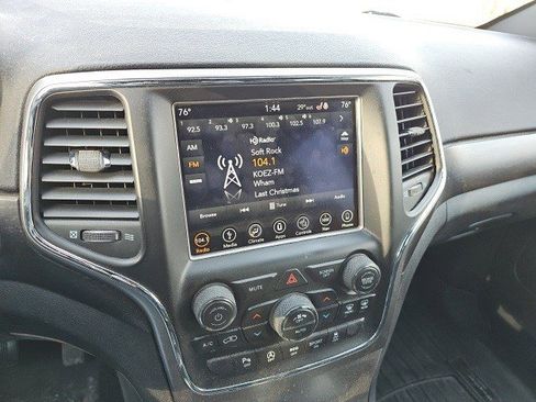 Used 2018 Jeep Grand Cherokee Altitude image 23