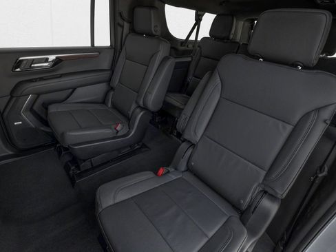 New 2026 Chevrolet Suburban LT w/ Comfort Package RWD image 9