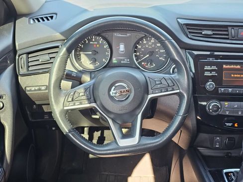 Used 2017 Nissan Rogue SV AWD/4WD image 19