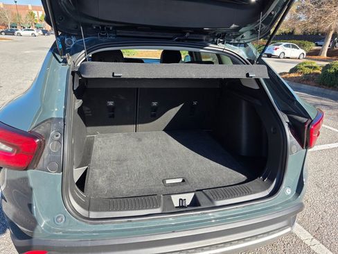 Certified 2025 Chevrolet Trax LT w/ LT Convenience Package image 32