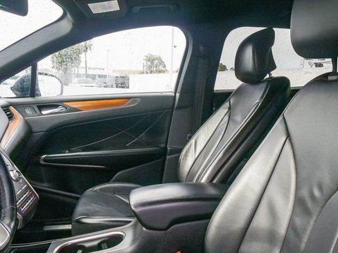 Used 2018 Lincoln MKC Reserve image 16