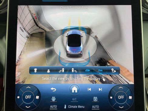 Used 2022 Mercedes-Benz SL 55 AMG SL 55 AMG w/ Driver Assistance Package image 26