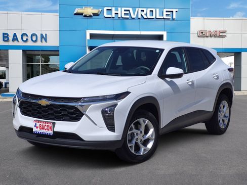 Used 2025 Chevrolet Trax LS w/ LS Convenience Package FWD image 1