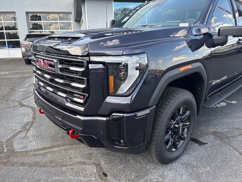 New 2026 GMC Sierra 2500 AT4 w/ AT4 Premium Plus Package image 8