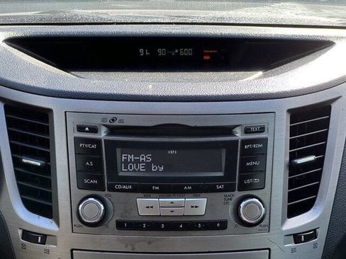 Used 2013 Subaru Outback 2.5i Premium w/ All-Weather Pkg image 16