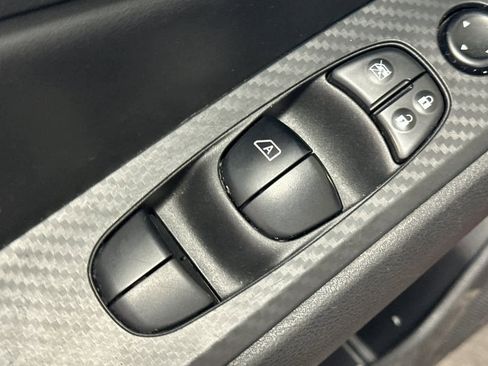 Used 2024 Nissan Altima 2.5 SV image 14