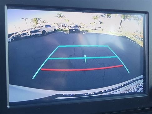 Used 2019 Toyota RAV4 LE image 13