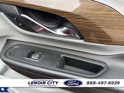 Used 2018 GMC Terrain SLE image 19