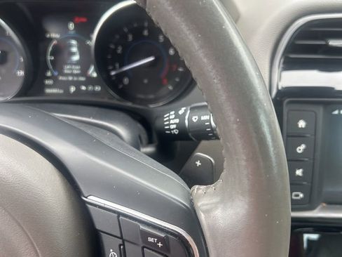 Used 2017 Jaguar XE RWD image 14