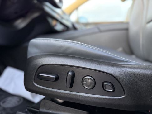 Used 2021 Buick Enclave Premium w/ Sun and Sites Package image 15