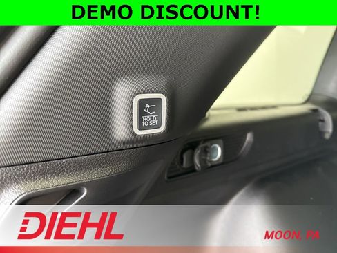 New 2025 Jeep Grand Cherokee Limited w/ Trailer Tow Package image 11