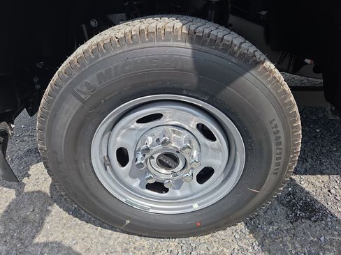 New 2025 Ford F250 XL w/ XL Driver Assist Package image 27