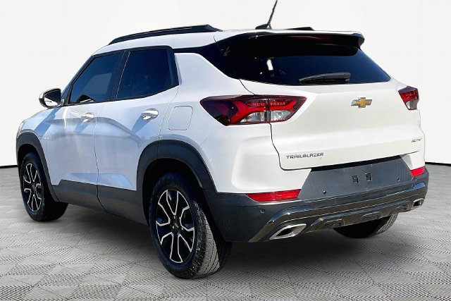 Used 2023 Chevrolet TrailBlazer ACTIV w/ Sun and Liftgate Package FWD image 4