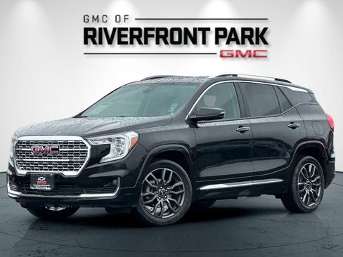 Used 2024 GMC Terrain Denali w/ Black Diamond Edition AWD/4WD image 7