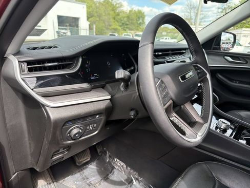 Used 2022 Jeep Grand Cherokee Limited 4xe w/ Luxury Tech Group II AWD/4WD image 20