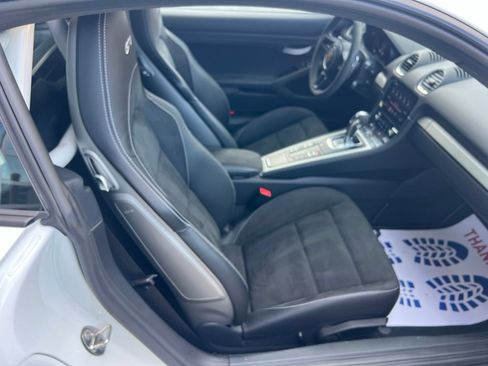 Used 2021 Porsche 718 Cayman GT4 RWD image 33