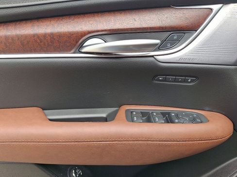 Certified 2025 Cadillac XT5 Premium Luxury image 13