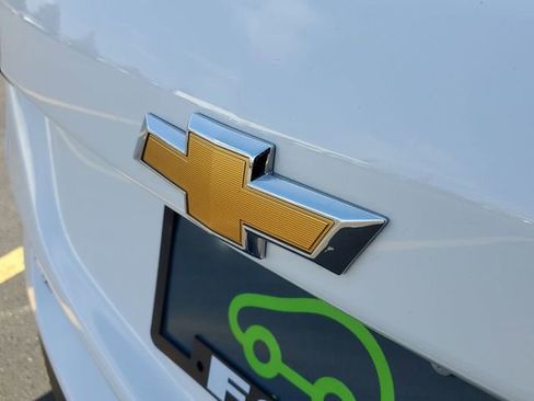 Used 2023 Chevrolet Equinox LT image 30