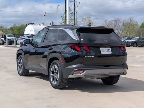 Used 2025 Hyundai Tucson SEL FWD image 4