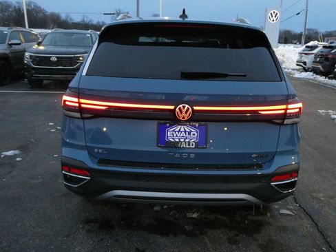 New 2026 Volkswagen Taos SEL image 17