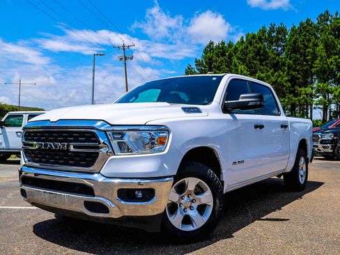 Used 2024 RAM 1500 Big Horn AWD/4WD image 1