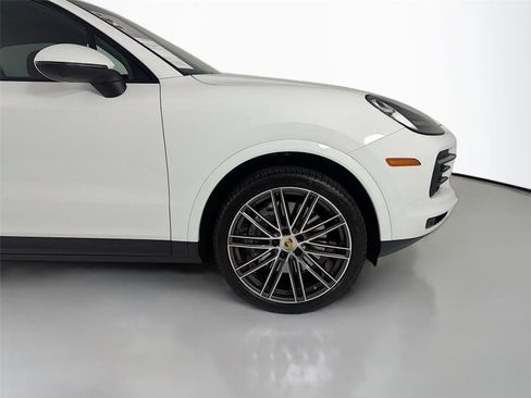 Certified 2023 Porsche Cayenne image 25