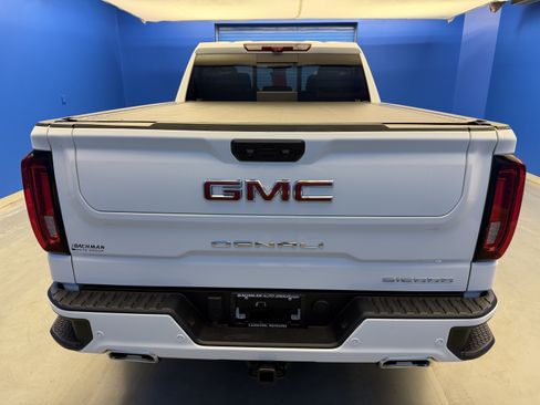Used 2023 GMC Sierra 1500 Denali w/ Technology Package AWD/4WD image 6