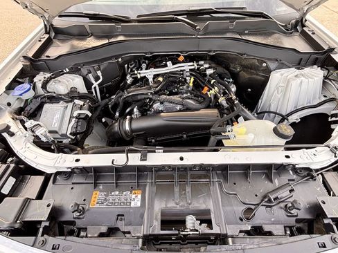 Used 2026 Ford Explorer Active w/ Active Comfort Package RWD image 32