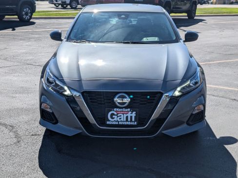 Used 2022 Nissan Altima 2.5 SR FWD image 11