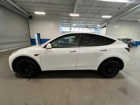 Used 2022 Tesla Model Y Long Range AWD/4WD image 6