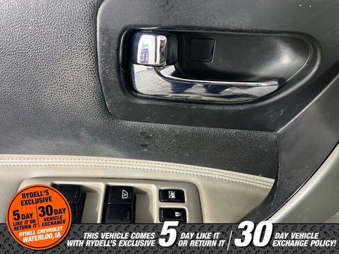 Used 2012 Nissan Rogue SL image 25