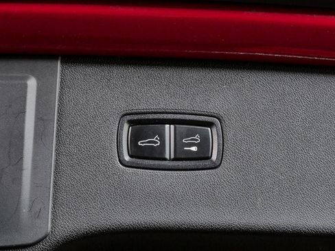 Certified 2024 Porsche Cayenne AWD/4WD image 34