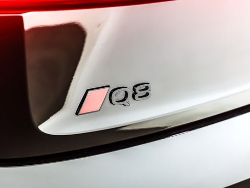 Used 2024 Audi Q8 e-tron Prestige w/ Prestige Package image 10