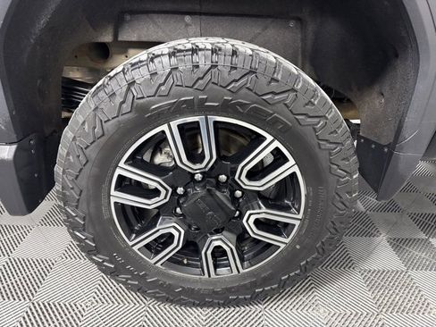 Used 2020 GMC Sierra 2500 AT4 w/ AT4 Premium Package image 11