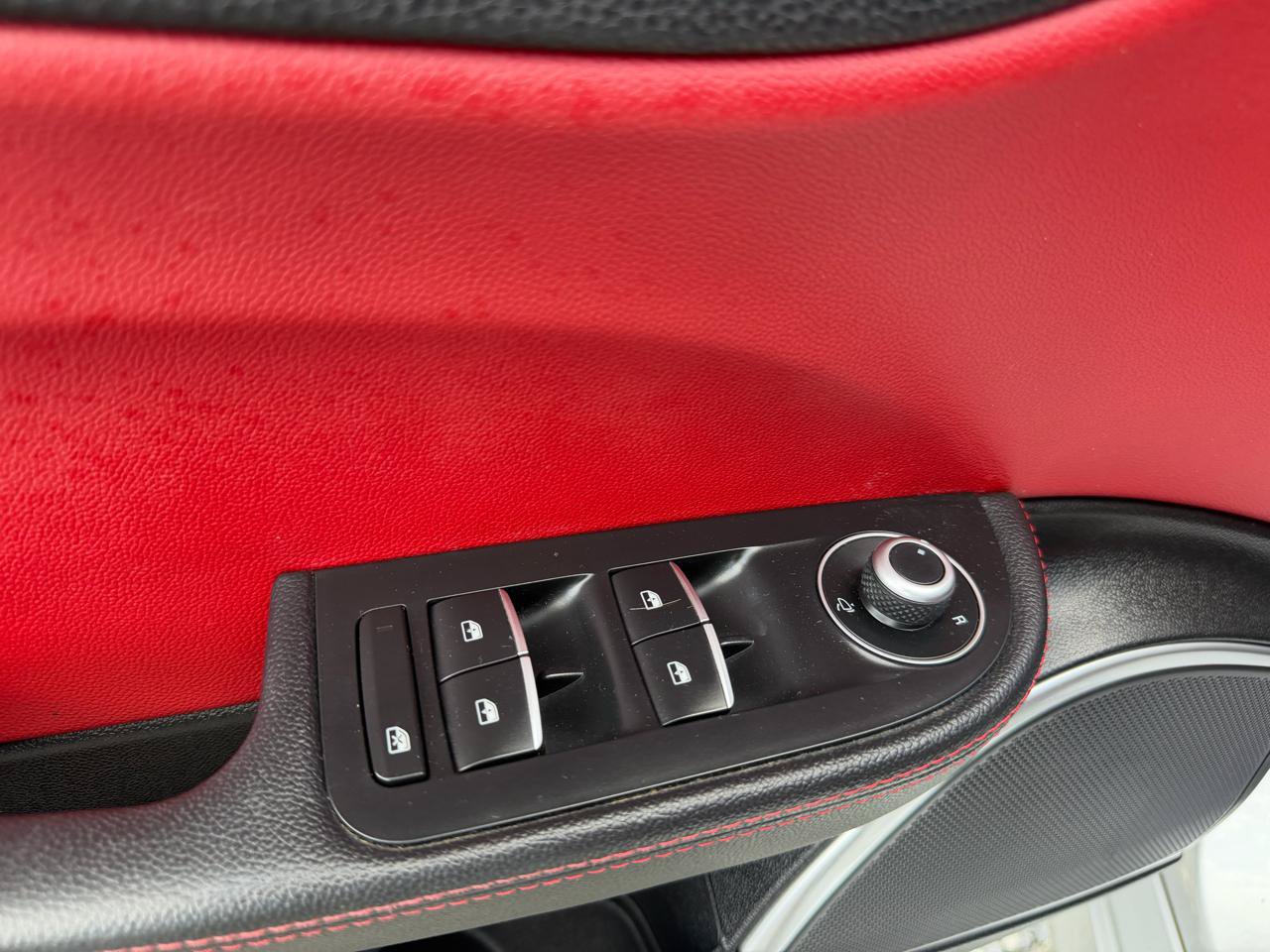 Used 2019 Alfa Romeo Giulia AWD image 21
