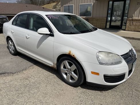 Used 2009 Volkswagen Jetta SEL image 2