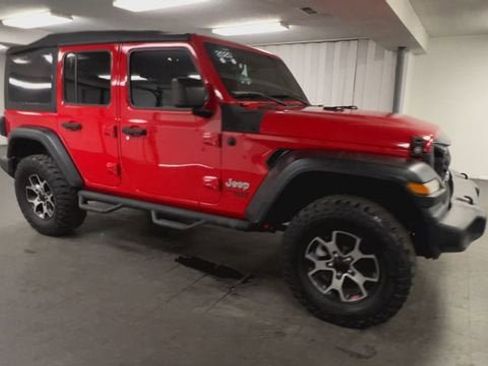 Used 2020 Jeep Wrangler Unlimited Sport S image 2